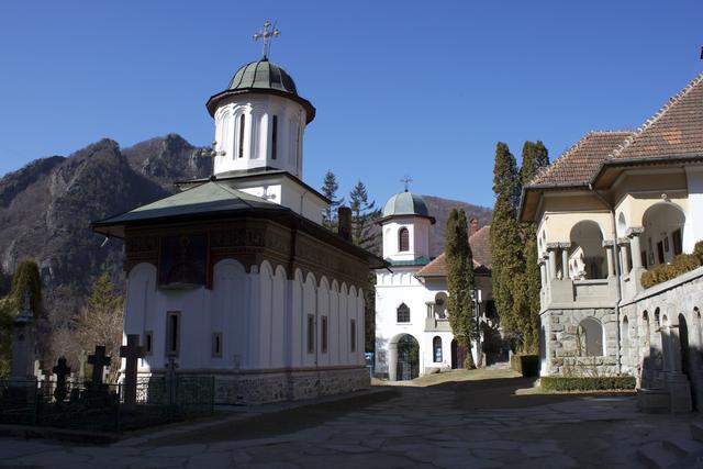 Mănăstirea Stănișoara din Parcul Național Cozia
