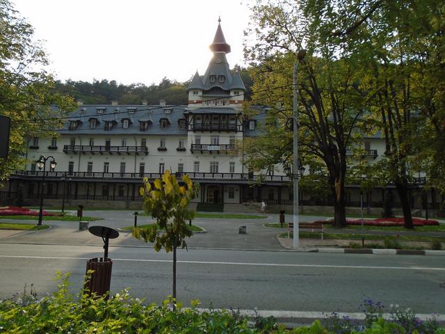 Pavilionul Central din Călimănești, clădire istorică a stațiunii balneare