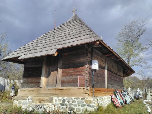 Biserica de lemn din satul Marița, comuna Văideeni
